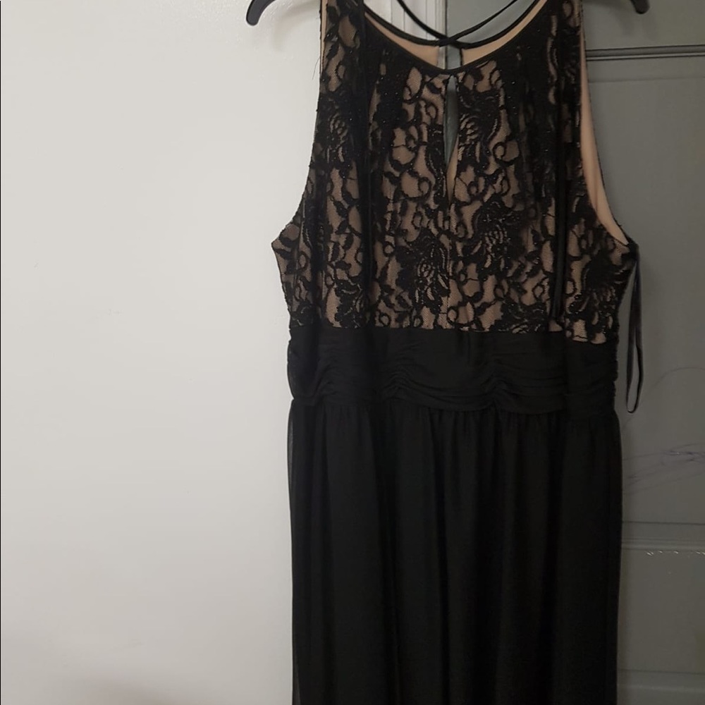 Plus Size - Picture 5 of 16